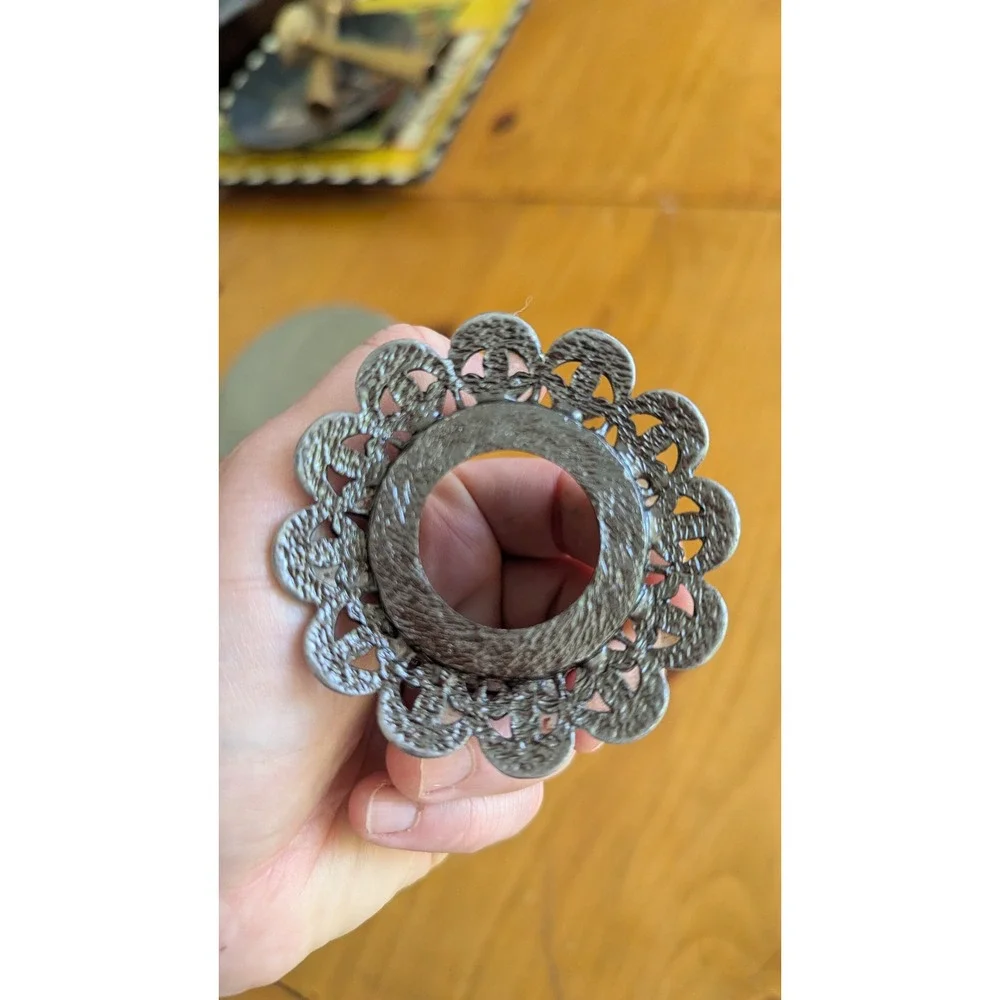 Silver‎ Hummingbird Metal Votive Tea Light Candle Holder Scalloped Base